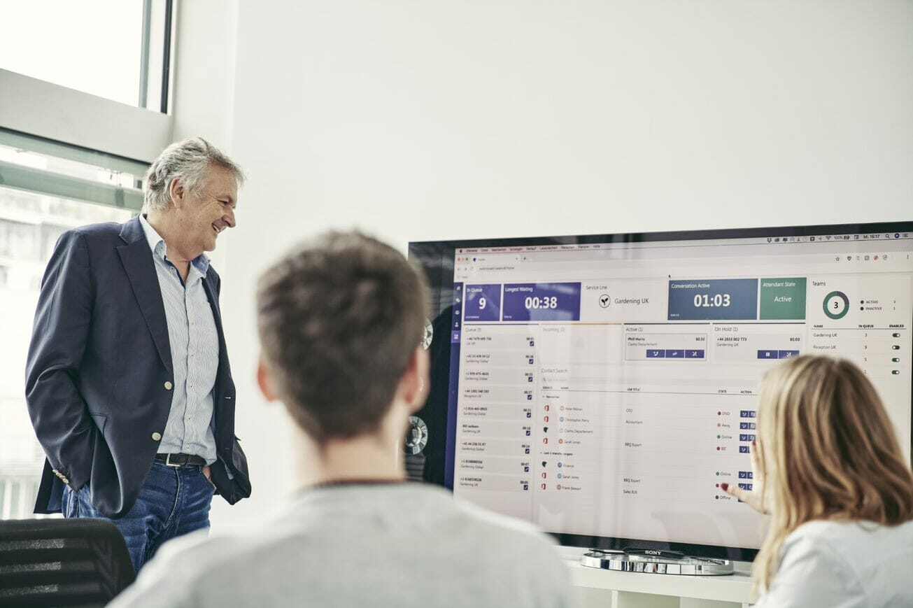 Support Receptionists with an Attendant Console for Microsoft Teams